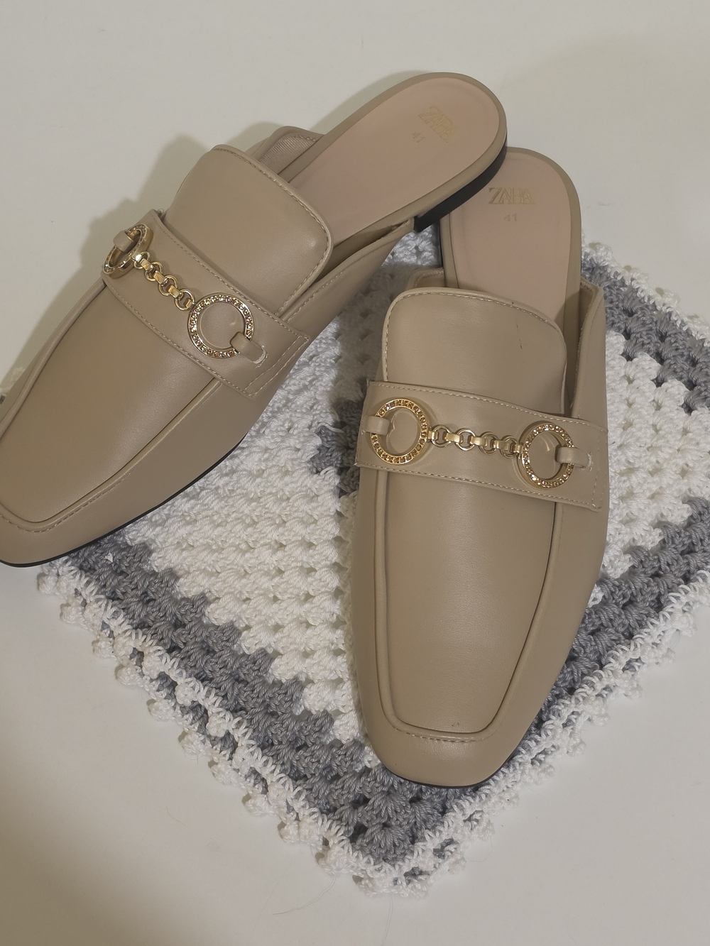 ZARA Women's Beige Loafer Flats Slip-On Chain Square Toe 41EUR (10us)